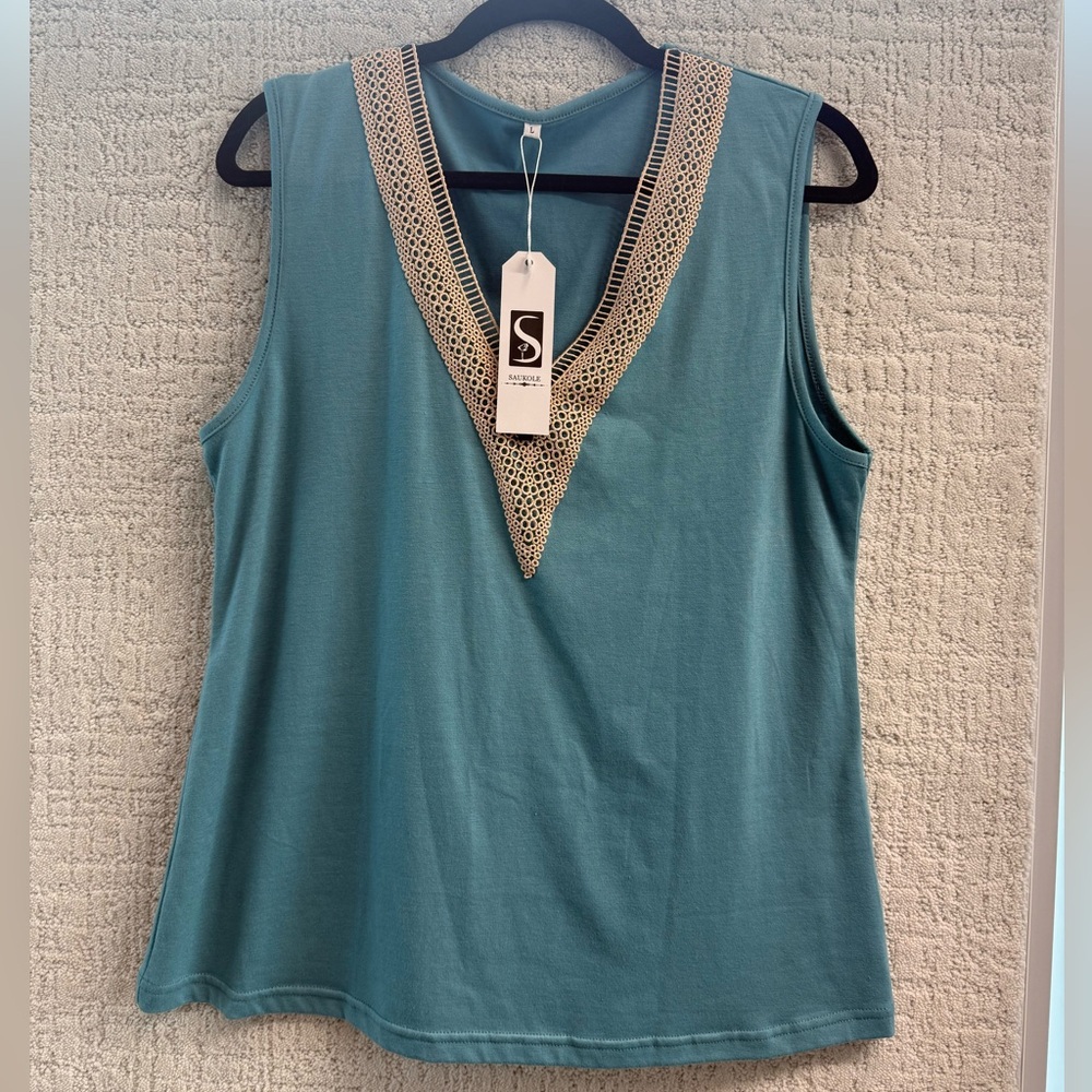 Sauxole Blue Top with Cream Trim